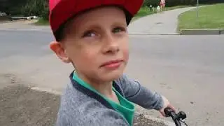 На велосипедах я и Дима.