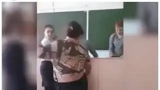 Толстая девка зажигает