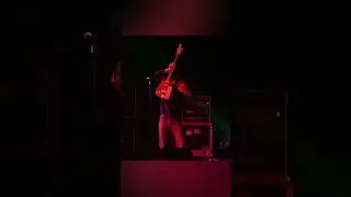 Kurt's battle with the cameraman #kurtcobain #nirvana #grunge