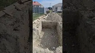 Заливаем плиту фундамента . станица Раевская. Грузд-строй.