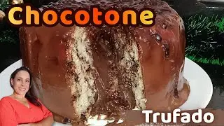 The easiest truffle-filled panettone in the world 😋🍫🎄