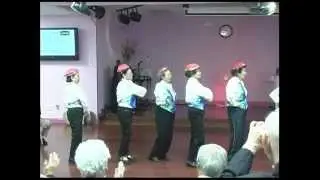 Китайские бабушки танцуют под Леди Гага