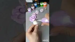 Небольшие видео с обучающих уроков  курса СупеР Цветочный. Работа с творожной крем-пастой.