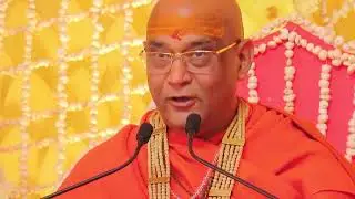 Why Did Shri Krishna Lifted Cart Wheel On Bhism Pitah Mah?