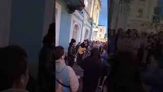 Гитаристы на Невском в Питере.