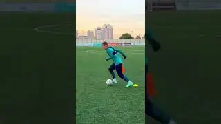 Ball like Raheem Sterling with this drill🫶🏻✨ #football #soccer #raheemsterling #shorts #chelsea