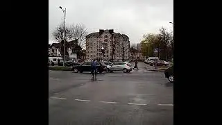 Выпал на повороте 