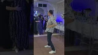 Самый весёлый гость на каждой свадьбе выходит всегда в конце и рвёт танцпол...