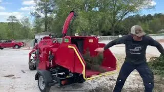 Austter DCH6 Brush Chipper working video, highway towable, 22HP Honda Gas Engine