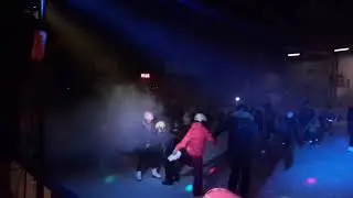 DJ Mattias Nyström spelning skridsko disko Childhood hallen Lidingö januari 2017
