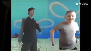 пытается отобрать пиццу у меня Приколы Astemir feat. Kirill