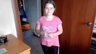 Даша исчезла. Хлопнула в лодоши и исчезла.