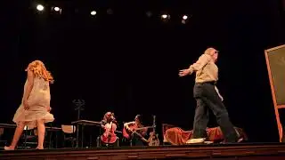 Una llum tímida al Teatre Talia de València