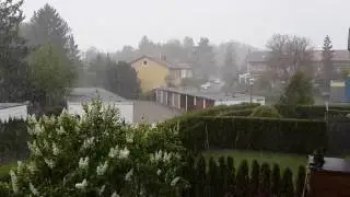 Снег в апреле - это что?
