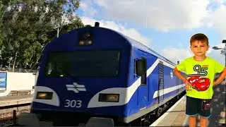 Israel Railways / train ride to Tel Aviv
