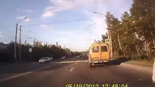 Малолетки отжигают.