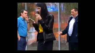 Hot Girl candid smoking and spitting