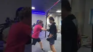 Salt Papi taking insane body shots (Boxing training for Andy Warski)  