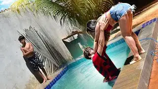 Minha nova CRUSH veio banhar de PISCINA😻❤️