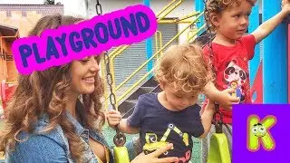 Дети играют на детской площадке Playground Funny video