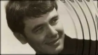 Юрий Гуляев - Над окошком месяц (концертная запись 1981г)