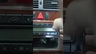 Removing the Mercedes W210 climate control unit