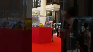 1 HAND TAKING GOLD?!  FAILED? ALMOST! Berjaya Times Square, Kuala Lumpur