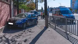 В Днепре на Слобожанском проспекте Toyota столкнулась с автобусом № 136 и вылетела на тротуар