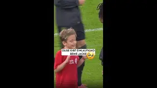 Olise macht Einlaufkind glücklich