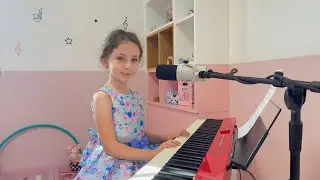 🎤 A Jewish New Year Song | שנה טובה by Gili 🎹✨