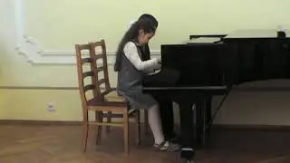 2015-05-22. Итоговый концерт фортепиано в ДШИ им. Мамонтова. Мишка с куклой.
