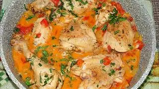 Chicken stewed with tomatoes and bell peppers