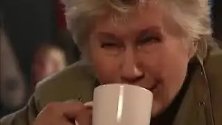 Salatut elämät - Ulla ja Jaana ennustavat toisilleen