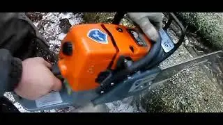 Бензопила Holzfforma G 366 в роботі