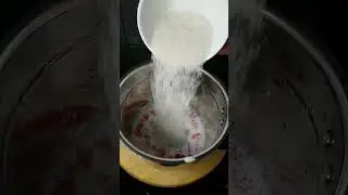 strawberry custard powder juice