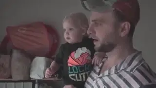 ilk kez yağmura çıkan bebeğin mutluluğu:)))