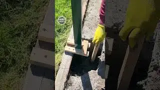 Smart Technique for Concreting Steel Fence Posts Using Bricks and Stones!