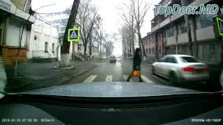 Водитель Ауди не пропустил пешехода