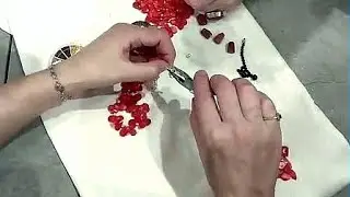 07.06.2020 Как сделать своими руками бусы. МК Переделка коралловых бус от Людмилы. Клуб Бусинка. 4