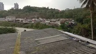 KUDA BESI MENUNGGU ANTRIAN