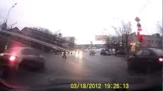 Пофигисты на ТАЗе скрылись с места ДТП