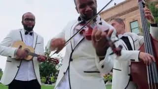 Symphony breaks all the rules (Violin, Ukulele & Upright Bass)