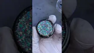They glow😳 reflective glitter from andi 