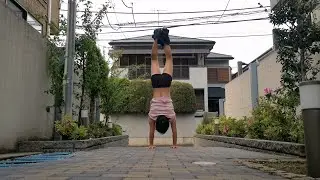 Doing the Pants Off Handstand Challenge Properly