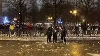 На митинге Навального. Обстрел полиции