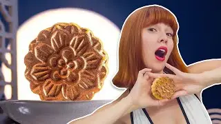 Lety Does Bathing With the Mooncake Bath Bomb From LUSH