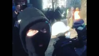 Чем стреляешь? Боевыми!