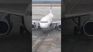 Airbus A319-100 "Парковка" к телетрапу а/к Аврора. Владивосток.