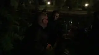 Поёт полковник Мухамеджанов А.А. свою песню. Встреча выпускников МВУРЭ ПВО 1999 года