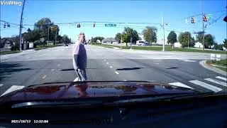 भीषण सड़क दुर्घटना crash होने हवा में उछली car #shorts